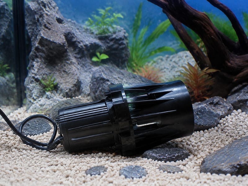 Pompa Sirkulasi Akuarium Hemat Energi untuk Pembeli — supporting aquarium detail